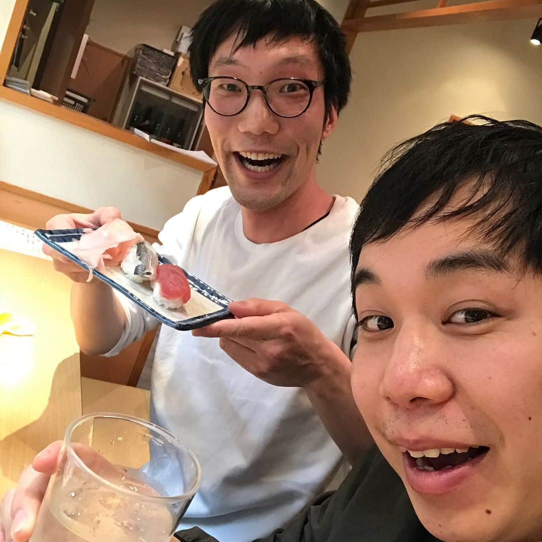 せいやさんのインスタグラム写真 - (せいやInstagram)「せいやの食べ歩きツアー、第4弾新宿編 ゲスト男性ブランコ平井 電気ブランたいへー、最高記録の7軒回りました！歌謡曲カフェなども撮れ高最高でした！ そしてなんと、発表はいまの第3弾までなんですが、このツアー第6弾まで進んでおります！ しかも第6弾発表のときにみなさまに重大発表もございます！ 次はあなたの街に行くかも」5月13日 23時33分 - seiya_shimofuri