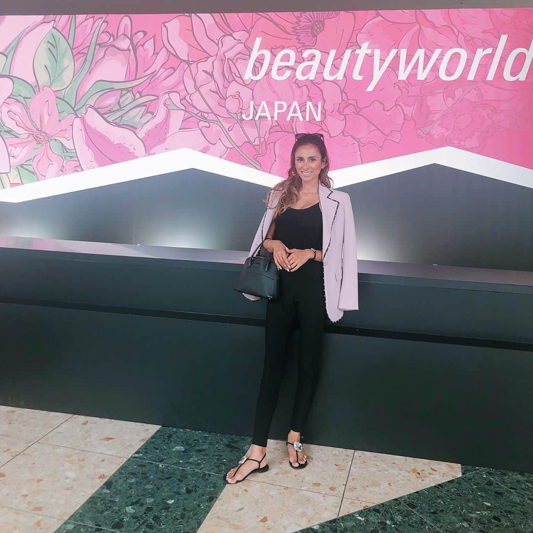 MALIAさんのインスタグラム写真 - (MALIAInstagram)「#beautyworldJAPAN  今年も美の祭典はまた更にパワーアップ していて、会場の活気が凄かった‼︎ . 美容に関わるお仕事をさせてもらってるから 今年もたくさんお勉強になったし、 お世話になってるwax関連の先生方にも ご挨拶にまわれたし、良き時間でした♡」5月13日 18時02分 - maliarehman