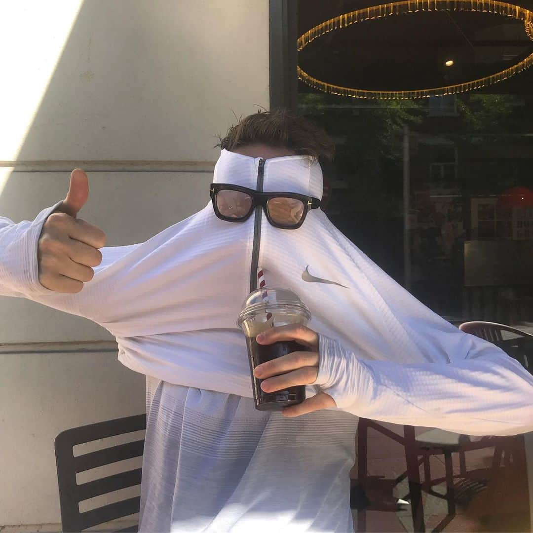 ニック・グリムショーさんのインスタグラム写真 - (ニック・グリムショーInstagram)「having a great monday 👻」5月13日 18時12分 - nicholasgrimshaw