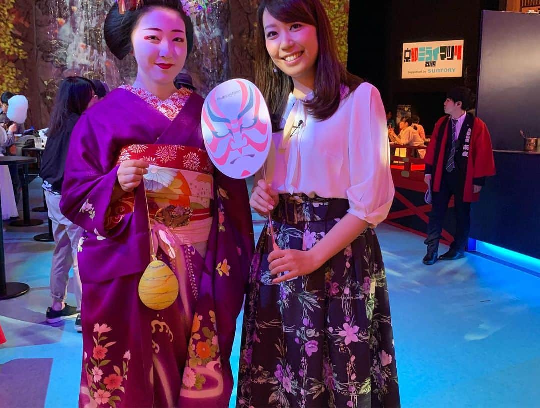須黒清華さんのインスタグラム写真 - (須黒清華Instagram)「日本最古の歴史を持つ京都南座で、昨日から開催されている「ミライマツリ」へ。 格式高いこの劇場で、気軽に歌舞伎や京都の美味しいものが楽しめます。 昨日も幅広い年代のお客さんで賑わっていました‼︎ さらに夜は、ここがクラブに変わります✨ イベントを体験し、松竹の社長にもインタビューしてきました！ 今夜のWBS、ご覧ください。 #南座 #ミライマツリ #京都 #伝統芸能 #歌舞伎 #片岡愛之助 さんの歌舞伎ARも！ あれ、選んでない写真までアップされている…笑 けど、直せません😭」5月13日 18時37分 - sayaka_suguro