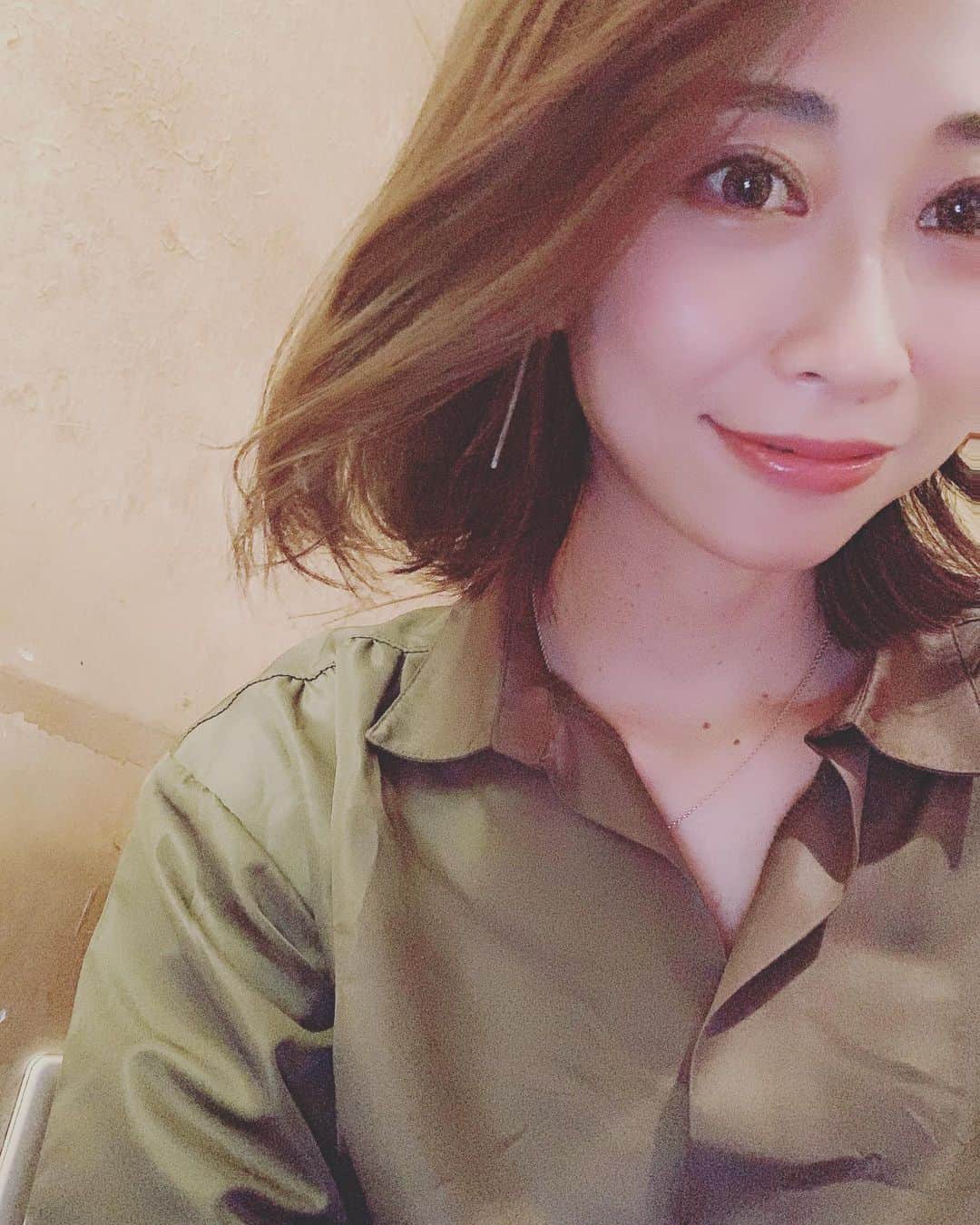 のインスタグラム：「🏵 . #ボブ#ヘアスタイル#モデル#パーツモデル#avex#キャスコレ#美ボディ#健康美#トレーニング#トレーニング女子#ボディメイク#ジム#フィットネス#手タレ#脚タレ#高身長女子」