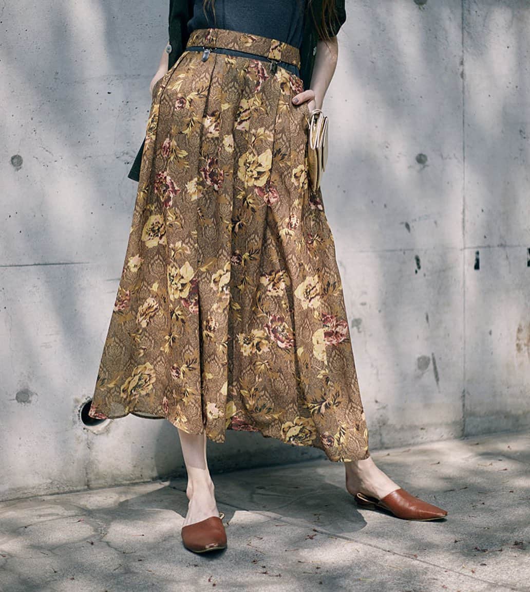 Ameri vintageさんのインスタグラム写真 - (Ameri vintageInstagram)「05.14(tue)12:00 SELINA SUSPENDER SKIRT will be released by online. . #ameri #amerivintage #shopping #fashion #japan #skirt」5月13日 18時58分 - amerivintage
