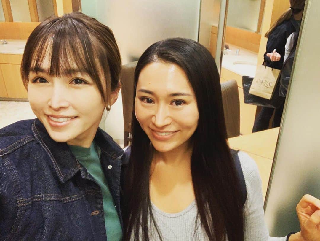 渡部いずみさんのインスタグラム写真 - (渡部いずみInstagram)「みゆきセンセー🧘‍♀️💛サラダバーでモトをとろうという意気込みで渋谷でランチしたある日🤗🌱🌱プレゼントありがとうすぎるー😊🧡 #ヨガ#ヨガインストラクター#ゴールドジム#バリ#インストラクター#ベジタリアン#神戸#渋谷#beauty#働く女性#中東#shibuya」5月13日 19時00分 - pincher__izumi