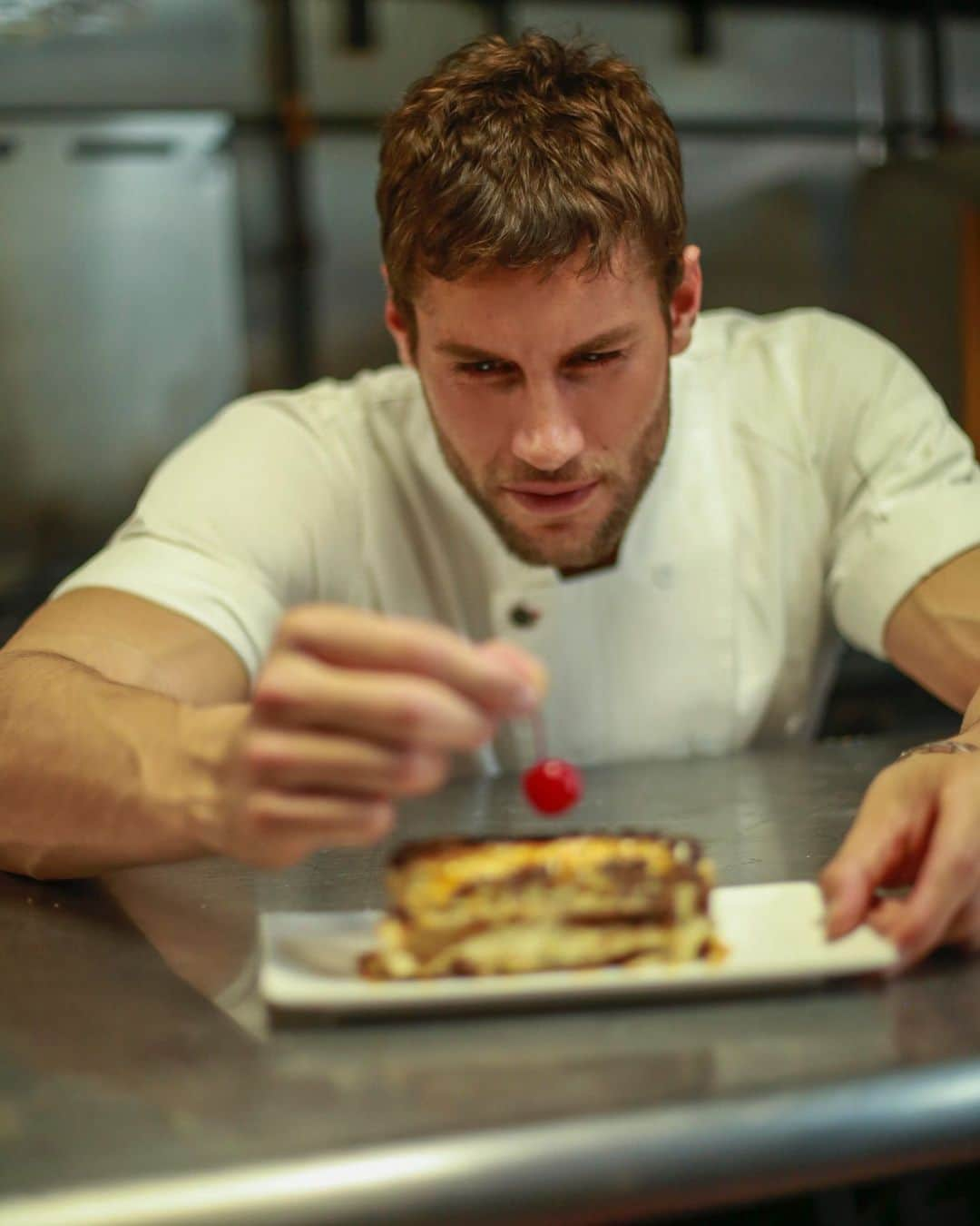 フランコ・ノリエガさんのインスタグラム写真 - (フランコ・ノリエガInstagram)「CHERRY ON THE CAKE! 🍰 . . . #chef #entrepreneur #babybrasa #businessman #goals #motivationmonday #cookingchef #newyorkrestaurant #monday」5月13日 19時07分 - franconorhal