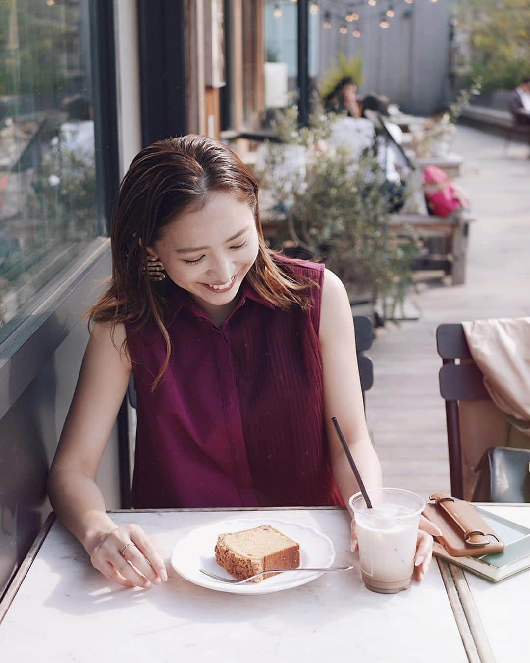 ARISA（和田有沙）さんのインスタグラム写真 - (ARISA（和田有沙）Instagram)「SUNDAY☀️ㅤㅤㅤㅤㅤㅤㅤㅤㅤㅤㅤㅤㅤ 昨日はこじまさんとlunch☺︎!! もう一緒にいすぎて空気🤤ㅤㅤㅤㅤㅤㅤㅤㅤㅤㅤㅤㅤㅤ 温泉行くか💭 海外行くか💭 沖縄行くか💭会議してました🤝ㅤㅤㅤㅤㅤㅤㅤㅤㅤㅤㅤㅤㅤ LUMINEのポップアップで買った EBLÓAのシャツ🥺💕ようやく着れた🥺🥺 ㅤㅤㅤㅤㅤㅤㅤㅤㅤㅤㅤㅤㅤ 合わせてるのはLeoryのステッチパンツ☺︎ ㅤㅤㅤㅤㅤㅤㅤㅤㅤㅤㅤㅤㅤ #laviedeleory#leory#LeoryxEBLÓA#EBLÓA #ラヴィドゥレオリー#レオリー#レオリーエブロア#エブロア#arisa_fashion」5月13日 19時13分 - wadaarisa