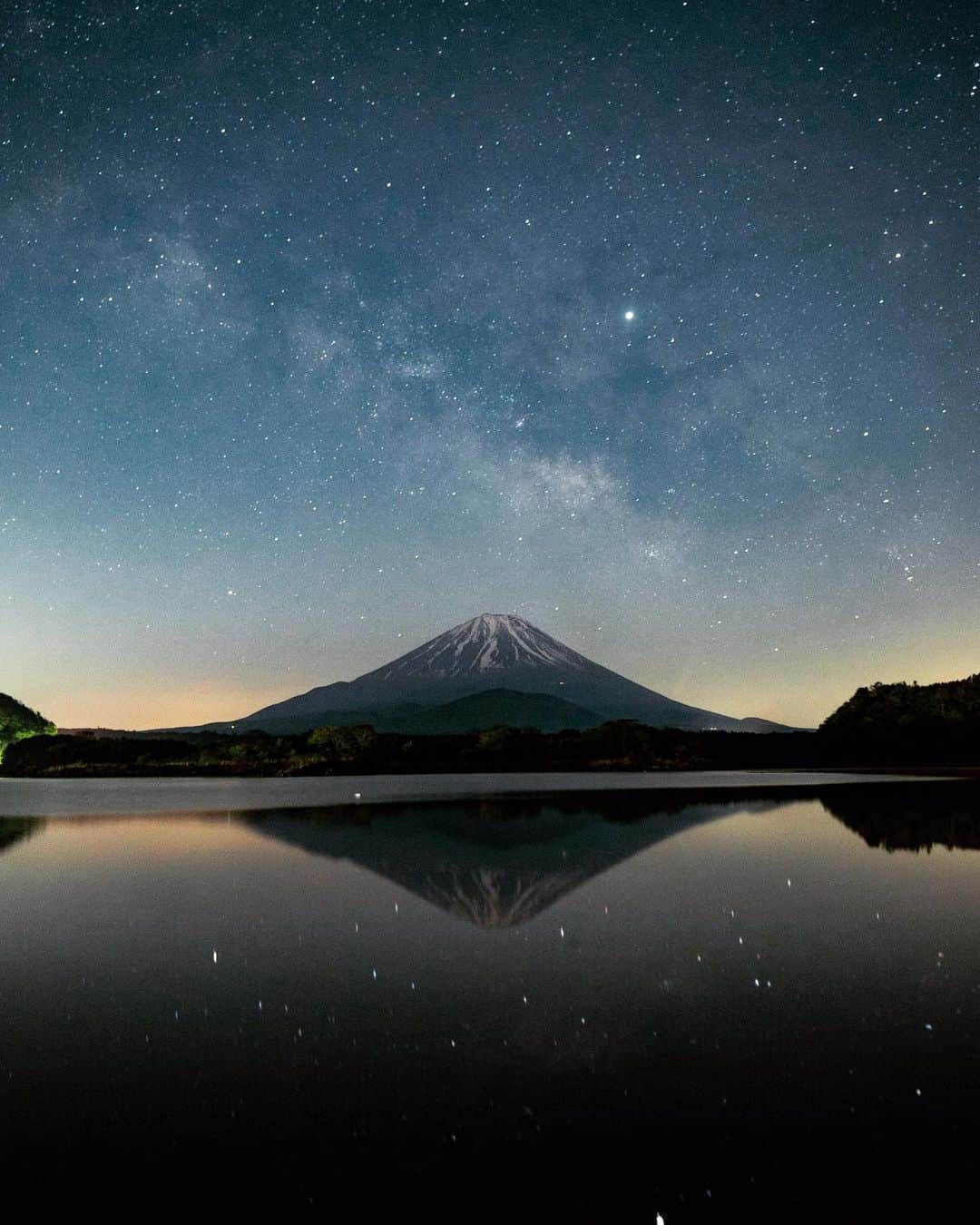 masayaさんのインスタグラム写真 - (masayaInstagram)「Lake Shoji-ko 精進湖  #mtfuji #fuji #富士山 #精進湖 #天の川」5月13日 19時22分 - moonlightice