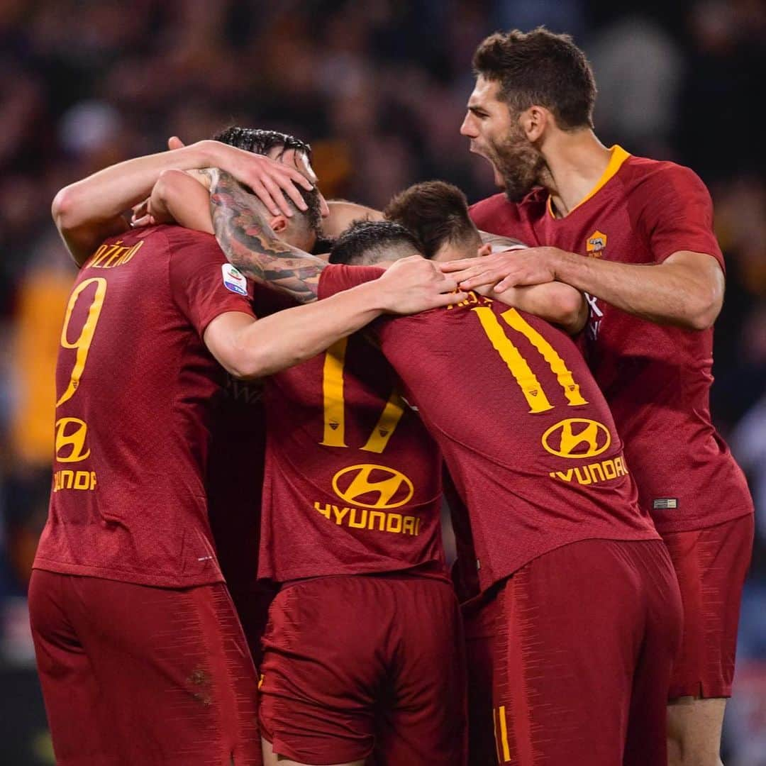 ASローマさんのインスタグラム写真 - (ASローマInstagram)「WHAT A NIGHT! 💪💛❤️ #ASRoma」5月13日 19時53分 - officialasroma