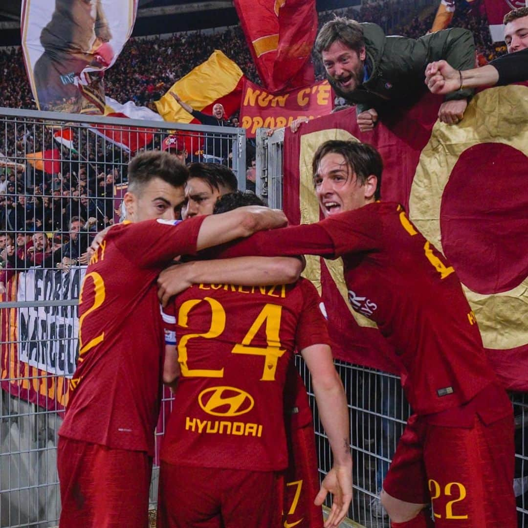 ASローマさんのインスタグラム写真 - (ASローマInstagram)「WHAT A NIGHT! 💪💛❤️ #ASRoma」5月13日 19時53分 - officialasroma