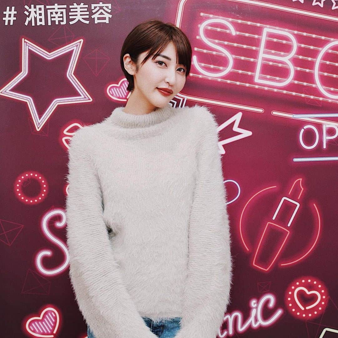 Lisaのインスタグラム：「. 最近湘南美容クリニック栄院 に行ってきました🙋🏼‍♀ . 最近歳のせいもあるけど肌のハリだったり たるみがとっても気になってきたので、 栄院の中野院長に相談させて頂きました😭💓 . とっても丁寧にカウンセリングして頂いて、 私の悩んでるポイント全て分かって くれててびっくりでした😳🥺 . いま人気のリフトアップを受けることに✨✨ これからどう変わっていくか楽しみです☺️✨✨ #湘南美容クリニック#湘南美容#湘南美容クリニック名古屋栄院#湘美女#すっぴんでもいい女#自分磨き#綺麗になりたい#美意識#湘南レポ#美容外科#小顔#小顔になりたい#小顔矯正#フェイスライン#フェイスラインスッキリ#ほうれい線#プチ整形#整形#エイジングケア#アンチエイジング#溶ける糸#リフトアップ#フェイスリフト#アンチエイジング#プリマリフト」