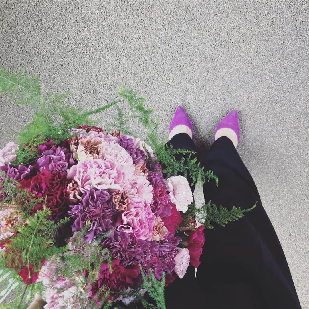 畑野ひろ子さんのインスタグラム写真 - (畑野ひろ子Instagram)「@willgarden_official  デリバリーフラワー  #flower #flowers #bouquet #カーネーション #mothersday #willgarden」5月13日 20時07分 - hiroko_hatano_