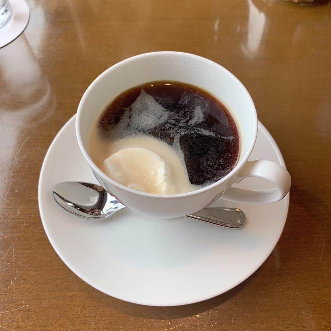 穴井千尋さんのインスタグラム写真 - (穴井千尋Instagram)「. いつもはそのままコーヒー飲むけど今日はクリーム入れてみた💕 まろやかになって美味しいね☺️ . #のだコーヒー #コーヒー #カフェ #coffee #cafe #fukuoka」5月13日 20時11分 - chihiro_anai_official