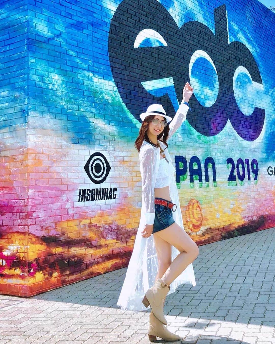 彩耶さんのインスタグラム写真 - (彩耶Instagram)「" EDC JAPAN 2019 " 🦋✨ ・ 幕張で２日間にわたり開催された音楽イベント  #EDCJAPAN 今年も最高でした〜😆🙌🎧💕 ・ お写真横に☝➡︎swipe してね❣️ ・ 海外の大物 DJ.ミュージャシャンが数多く出演する #EDC ～🎵 個性あふれる4つのステージ、それぞれで楽しめますよ😉 ・ 2日間 大好きな音楽にどっぷり浸って、ほんとに楽しかったです(๑˃̵ᴗ˂̵)💕 ・ 来年は、EDC LAS VEGAS に行きたいなぁ🇺🇸✈️ ・ #edcjapan2019#edm#フェス#東京#幕張#フェスファッション#シースルーワンピース#zozomarinestadium#zozoマリンスタジアム #モデル#model#神戸#kobe#インスタグラム#インスタ#instagram#インフルエンサー#インスタグラマー#私#me#フォロー#followme#フォローミー#お洒落さんと繋がりたい#ファッション#コーデ#インスタ映え#いつかの私」5月13日 20時11分 - 3aya11