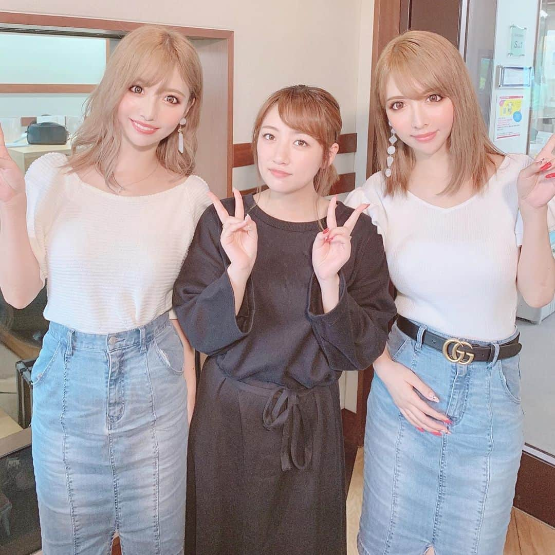 吉川ちえさんのインスタグラム写真 - (吉川ちえInstagram)「今日はね、なんと🥺💜❤️ TOKYOFM「高橋みなみのこれから何する？」 にゲストとしてラジオ出演しました👼💕 整形の事について語りました🌈 . 高橋みなみさん凄く優しくて気さくで話しやすかった～🥺💜❤️ そして超絶かわいすぎた(´>///<｀)💕 有名人に会えて双子は最初緊張してたけど 高橋みなみさんのおかげで、 すっっごく楽しかった🤩💘💘 . #ラジオ出演 #ラジオ #高橋みなみのこれから何する」5月13日 20時19分 - yoshikawachie_16