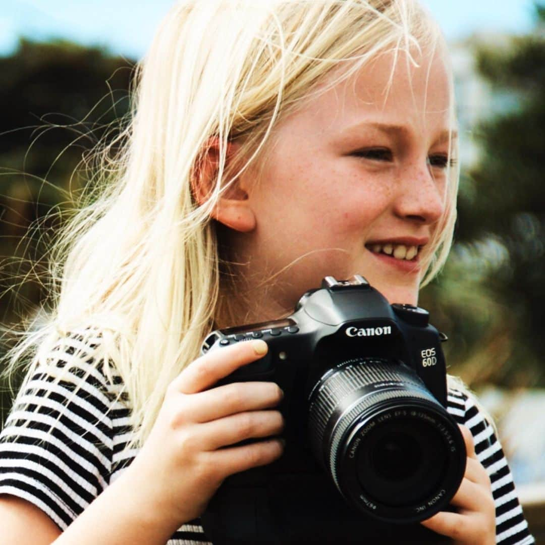 ベン・ワッツさんのインスタグラム写真 - (ベン・ワッツInstagram)「Happy 10th birthday my awesome lil Ruby ..... love ❤️ you more than I can ever imagine..... your kind & curious heart is always inspiring and your courage on the trapeze and horse is too ....Don’t grow up too fast please .  #lilrube #therube #birthday #dadanddaughter #rubywatts」5月13日 20時39分 - wattsupphoto