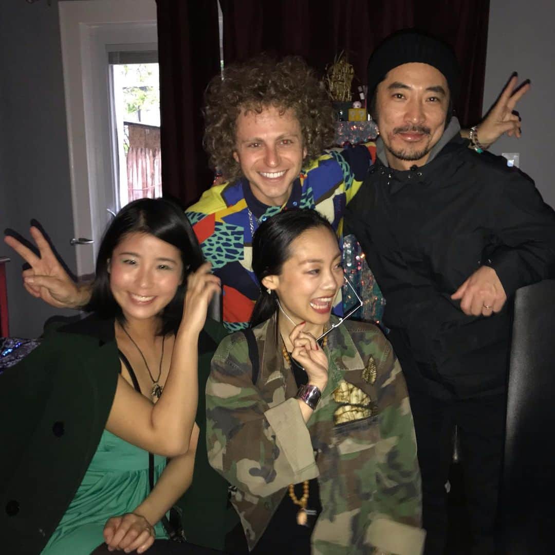DJ Yummyのインスタグラム：「lovery time 東京との時差もあり大方スマホの存在を忘れておりました…。現場がどこなのか当日まで聞かされてなくて不安過ぎた結果、ポリアモリーコミュ二ティの城で朝8時からDJ。10年に一度のものすごい旅でした。これから帰ります。ありがとうございました。また、よろしくお願いします。#自由の国」
