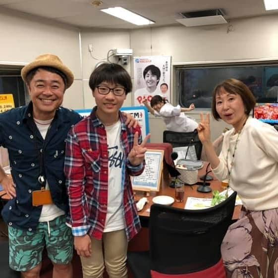 KBCラジオさんのインスタグラム写真 - (KBCラジオInstagram)「現在、#居酒屋清子 で「郷！郷！GOフェス」開催中！こら！清子！ぼてくりこかすぞ〜❗️ #郷ひろみ #郷六平 #ラジオドラマ #博多っ子純情 #遠藤優介 #清子女将 #杉山39 #奥田智子」5月13日 20時34分 - kbcradio_official