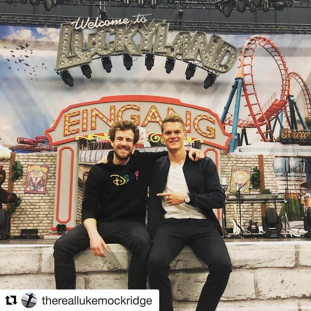 マティアス・ギンターさんのインスタグラム写真 - (マティアス・ギンターInstagram)「👈🏼 der Beste 🤣 @thereallukemockridge #repost • • • Wenn aus dem #luckyland das Ginter-Wonderland wird 🎡 #❤️ @matzeginter28 ist einfach ein Homeboy 👊 p.s geile Bude mit links gestern」5月13日 20時37分 - matzeginter28