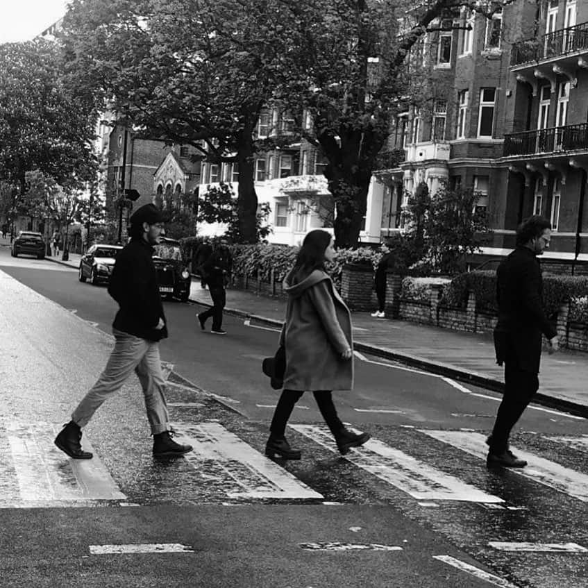 リカルド・アルホナさんのインスタグラム写真 - (リカルド・アルホナInstagram)「El cuarto y Manager  se quedaron en casa. (Abbey Road) Aires de futuro en esta ciudad.」5月13日 20時53分 - ricardoarjona