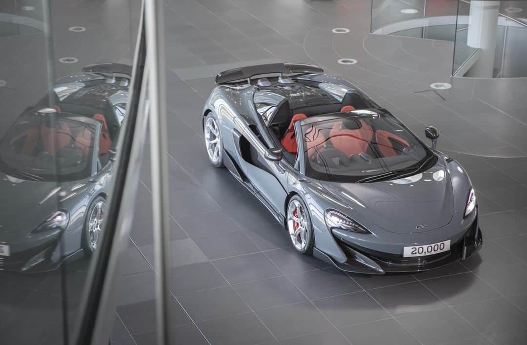 McLaren Automotiveさんのインスタグラム写真 - (McLaren AutomotiveInstagram)「Today we celebrate the 20,000th car to be hand assembled here at the McLaren Production Centre just 8 years after the first in July 2011. The milestone car was the incredible #600LTSpider in Chicane Grey, the next chapter in the McLaren ‘Longtail’ story.」5月13日 21時06分 - mclarenauto