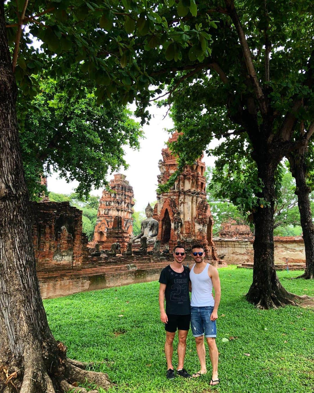 ヨリック・ヘンドリックスさんのインスタグラム写真 - (ヨリック・ヘンドリックスInstagram)「Day 2 - Ayutthaya 🗿  #boyfriends #wanderlust #Ayutthaya #Thailand #bagpacking #instatravel #WatMahaThat #WatChaiwatthanaram」5月13日 21時07分 - jorik.hendrickx