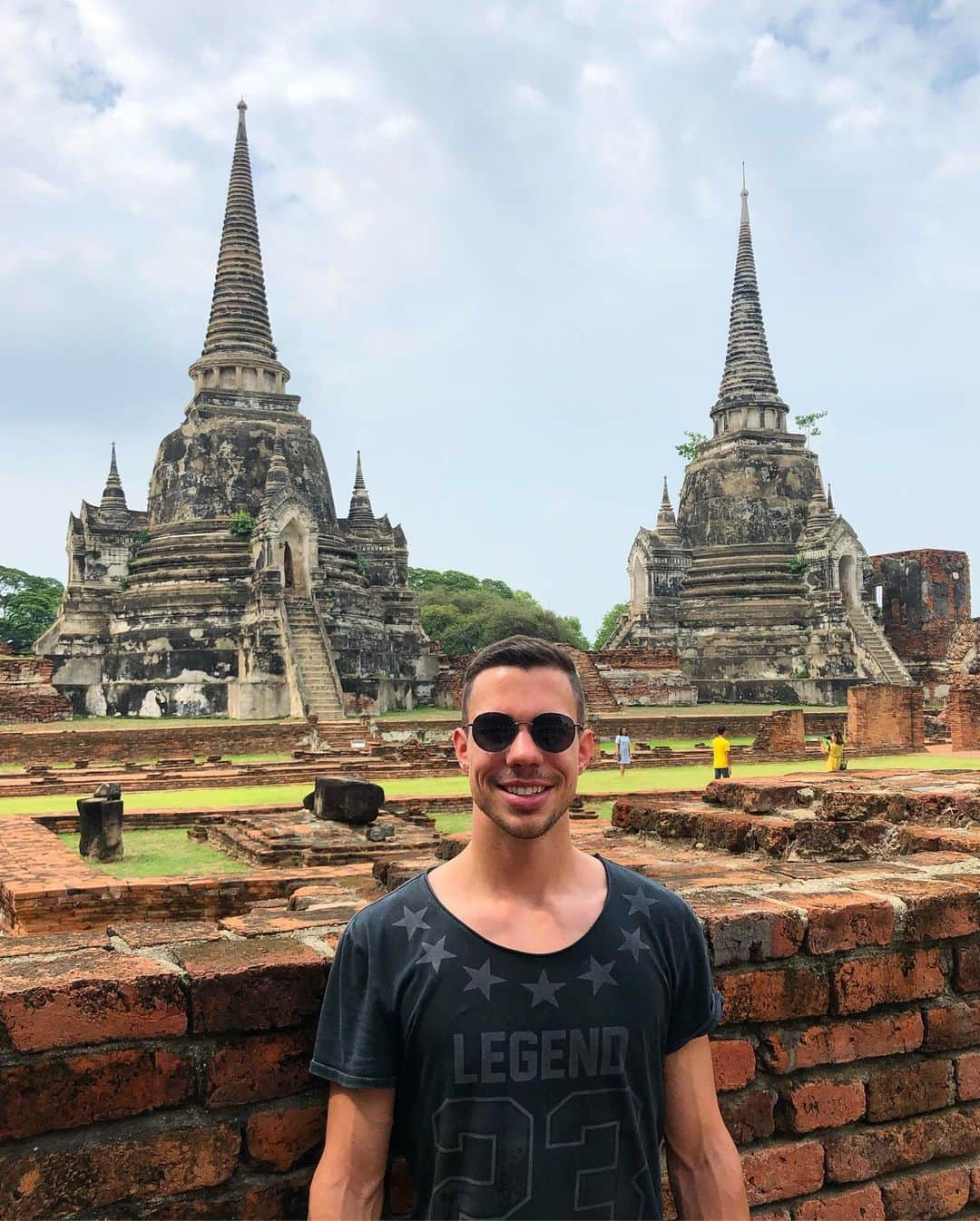 ヨリック・ヘンドリックスさんのインスタグラム写真 - (ヨリック・ヘンドリックスInstagram)「Day 2 - Ayutthaya 🗿  #boyfriends #wanderlust #Ayutthaya #Thailand #bagpacking #instatravel #WatMahaThat #WatChaiwatthanaram」5月13日 21時07分 - jorik.hendrickx