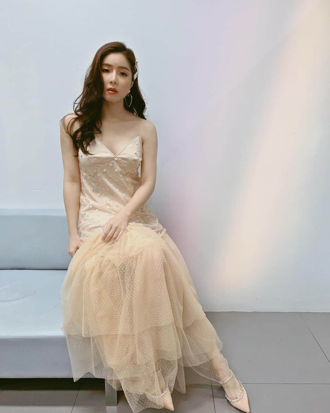 GYEON SEOさんのインスタグラム写真 - (GYEON SEOInstagram)「_* beautiful dresses and suit for  The Price is Right Thailand 🌻 . . @herlafemme  @ensemble_official  @iconicofficial  @youcantrustofficial  #thepriceisrightthailand  #snapbysupernan」5月13日 21時10分 - queengyeon