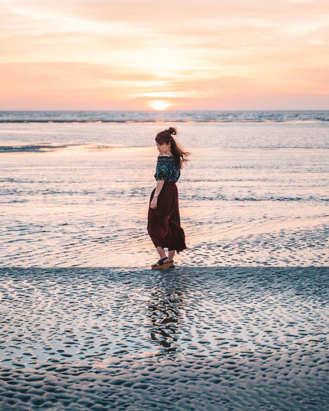 GENTAのインスタグラム：「Everything was beautiful ボルネオ島のコタキナバルの夕暮れ すべてが美しかった。 #マレーシア #ボルネオ島 #サバ州 #コタキナバル #sabahtourismjpn #sabahtourism #sponsored」