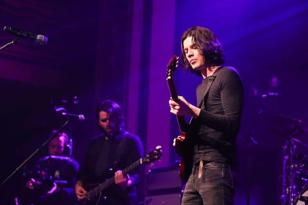 ジェームズ・ベイさんのインスタグラム写真 - (ジェームズ・ベイInstagram)「Got to play the famous Webster Hall in NYC last night for a taping of @artistsden Stay tuned, it will air later this year! 📷 @irocktheshot」5月13日 21時20分 - jamesbaymusic