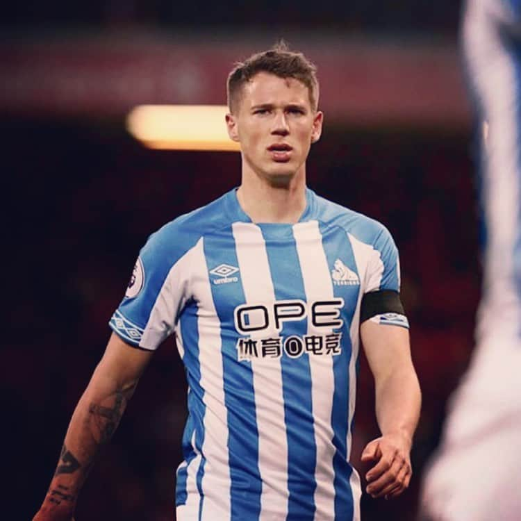 エリック・ドゥルムのインスタグラム：「A really difficult and tough season for all of us!  Big THANKS to our fans for the massive support during the whole season at home or away 🙏🏻 #htafc #thankyou」