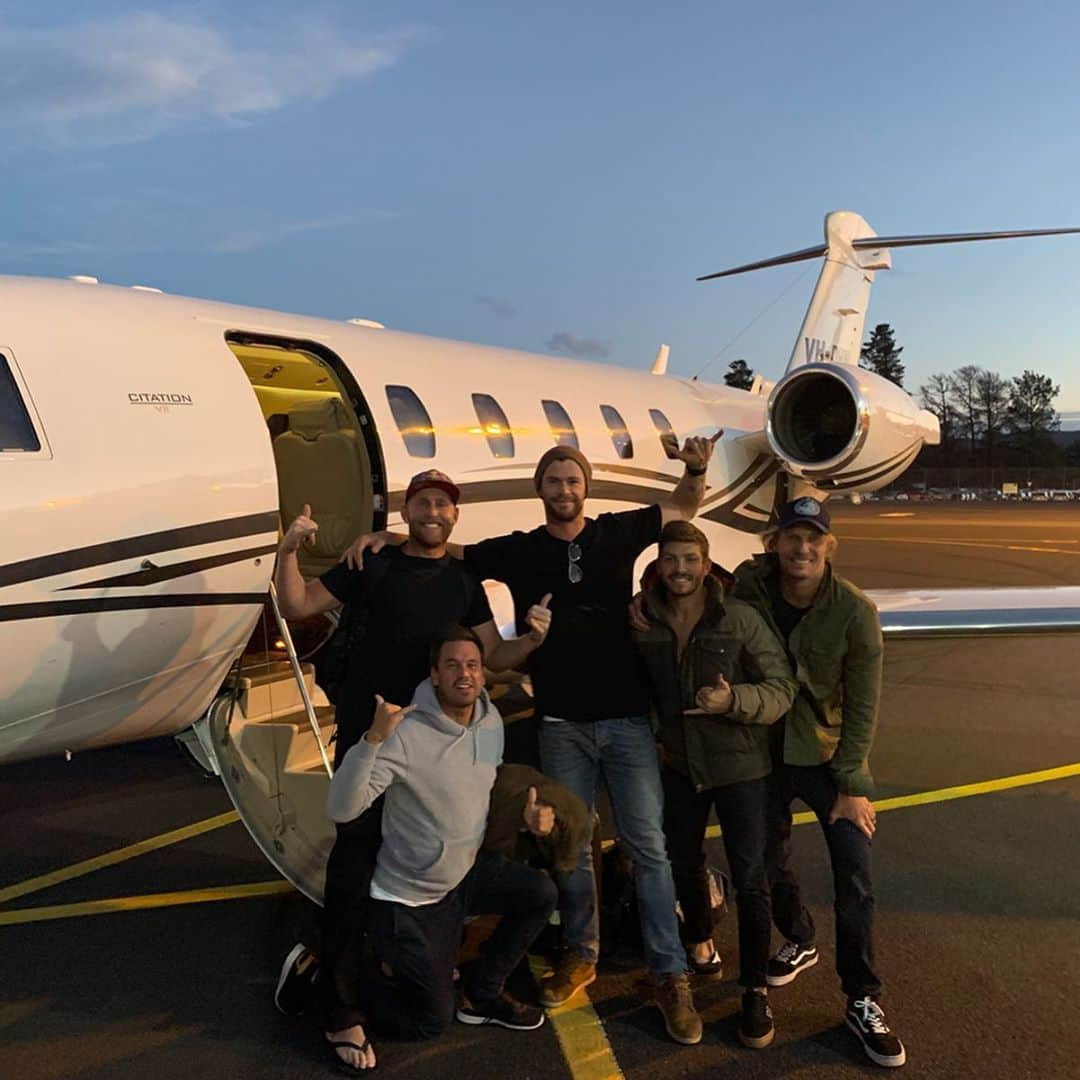 クリス・ヘムズワースさんのインスタグラム写真 - (クリス・ヘムズワースInstagram)「Wild trip to Shipstern Bluff in Tasmania for the#redbullcapefear event. Congrats to all the madmen who competed and @nathan_florence for taking the win that was insane!! Thanks also @avminaircharter for yet another seamless trip @markmathewssurf @zocobodypro @emerysurfboards @lukemun 🤙🤙🤙🤙」5月13日 21時28分 - chrishemsworth