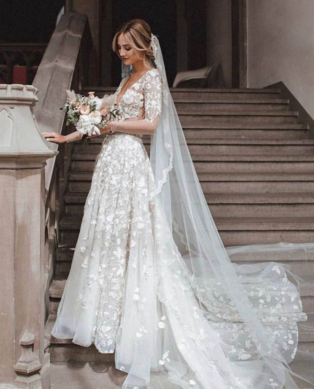 BERTAさんのインスタグラム写真 - (BERTAInstagram)「Breathtaking real #BertaBride from Germany 🇩🇪 ❤️ The stunning @carmushka 👰🏻 From our retailer @iay_iamyours Pics @kreativwedding」5月13日 21時35分 - berta