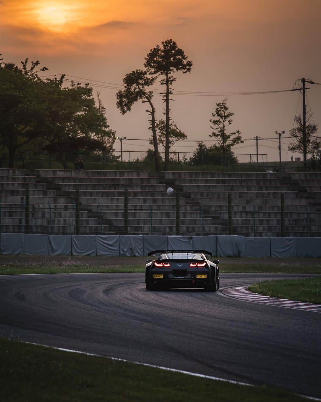 小河諒さんのインスタグラム写真 - (小河諒Instagram)「初めてGT3車両で鈴鹿を走りましたが、 やっぱり速い！！ もっともっと理解を深めて、この暴れん坊を操りたいと思います😁  Callayay Corvette C7 GT3-R × SUZUKA circuit = Amazing🤩 I need more communication with this monster😈😈 #callawaycompetition  #bingosports  #suzuka10h」5月13日 21時46分 - ryo_ogawa_