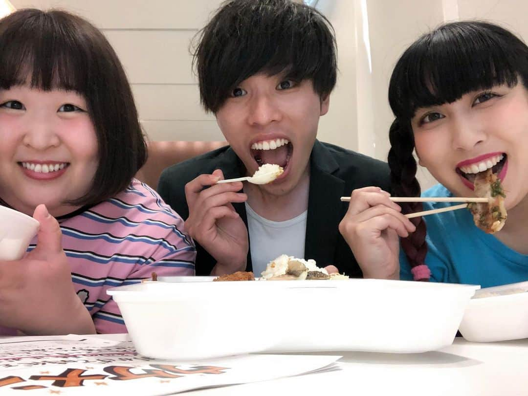 佐々木一輝（トキヨアキイ）のインスタグラム：「一緒に食うと食欲が増す #トキヨアキイ #3時のヒロイン #ゆめっち #ケータリング #4杯目 #初体験異常 #かなで #乙女 #下半身 #タイヤマン #ウケメン #5月31日放送」