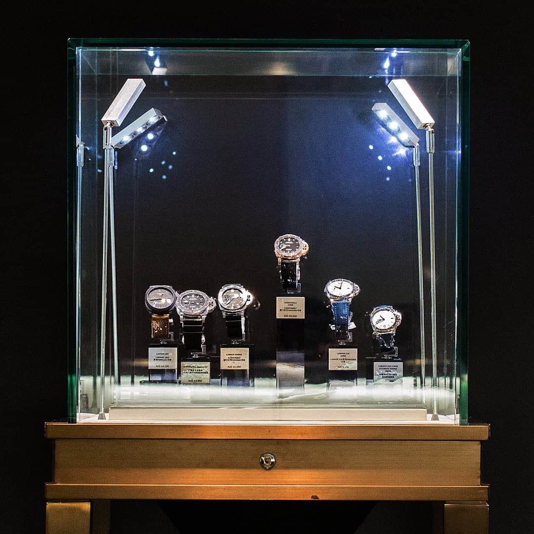 DFS & T Galleriaさんのインスタグラム写真 - (DFS & T GalleriaInstagram)「Discover the world’s largest retail exhibition of timepieces and jewelry as it arrives exclusively to T Galleria by DFS, Sydney, from May 24 to July 31. Featuring over 80 timepieces from renowned brands including @franckmuller_geneve , @ulyssenardinofficial , @roger_dubuis and more, Masters of Time X is a special anniversary collection that highlights craftsmanship, design and innovation.  #DFSMasters #TGalleria #ShopDutyFree」5月28日 16時02分 - dfsofficial