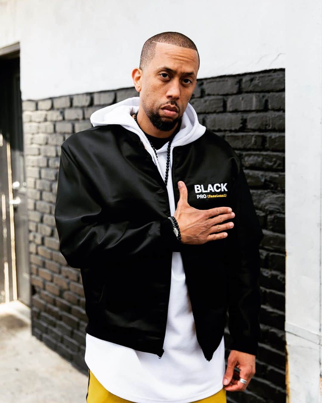 アフィオン・クロケットさんのインスタグラム写真 - (アフィオン・クロケットInstagram)「I play my part. #BlackProfessional 🙌🏽✊🏽 . . #affioncrockett #clothingbrand #positivevibesonly #photoshoot #fashion #life #wealth #health #love #peace @thestyliss @johnnysuede1 @goldendenim 📸 @makewondersworldwide」5月28日 16時03分 - affioncrockett