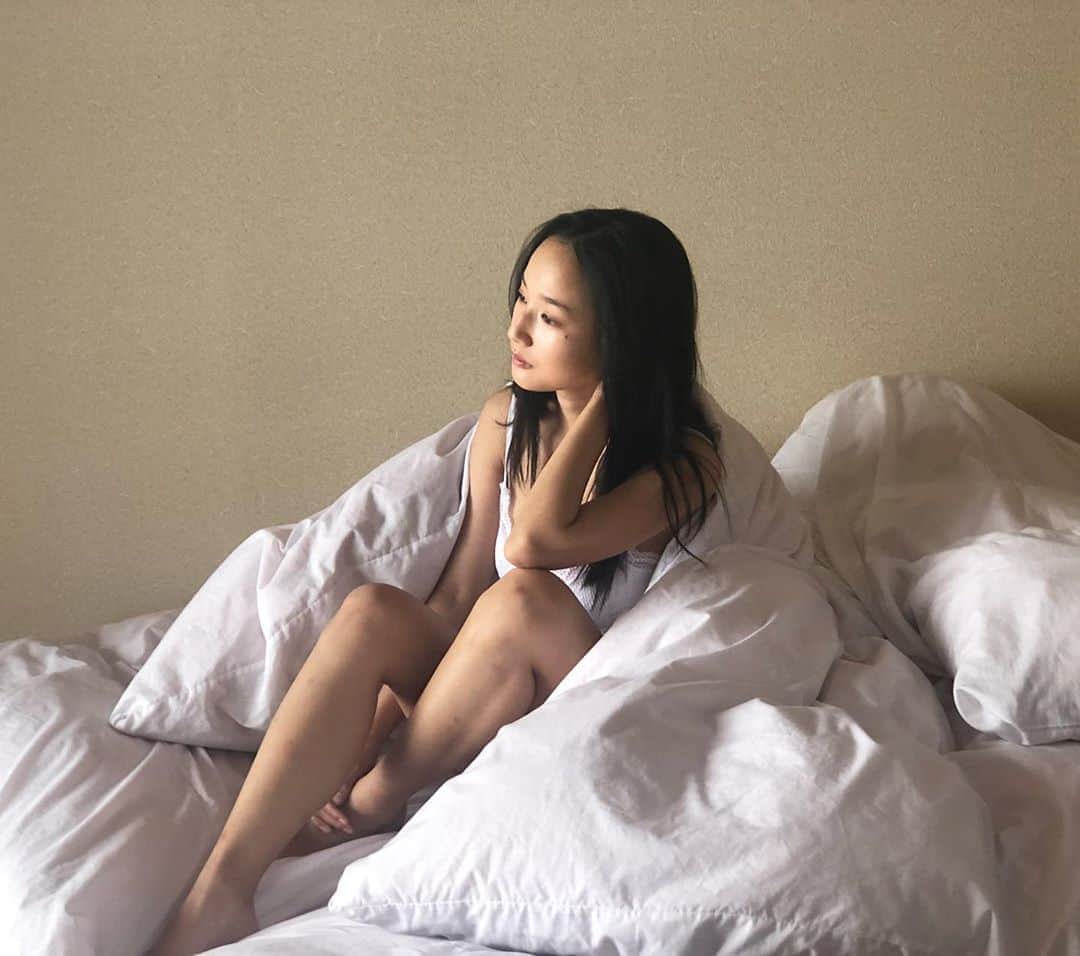 高嶋香帆のインスタグラム：「本日も打ち合わせをしてきました！ 着々と進んでいます。 . 今までになかった表情や思いがあって、自分で見返してもワクワクする写真ばかりです☺️ . お知らせできる日まであと少し！ . #グラビア #写真 #ポートレート #フォトジェニック #Japan #japanesegirl #asiangirls」