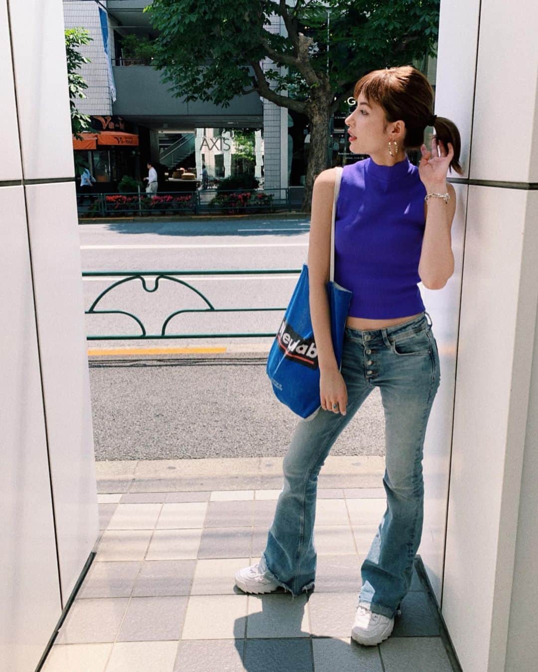 高松チェルシーリナさんのインスタグラム写真 - (高松チェルシーリナInstagram)「. 昨日の私服です🦋💜💜 このトップス、まだまだ着れないかな〜と思っていたんだけど、暑すぎてこんなにも早く着れた🤣❤️ @zara のだよ🥰  #ootd#outfitoftheday#私服#zara#tops#purple#denimstyle#casualstyle#fashion#summerfashion#sneakerfashion#model」5月28日 17時01分 - chelsea_rina