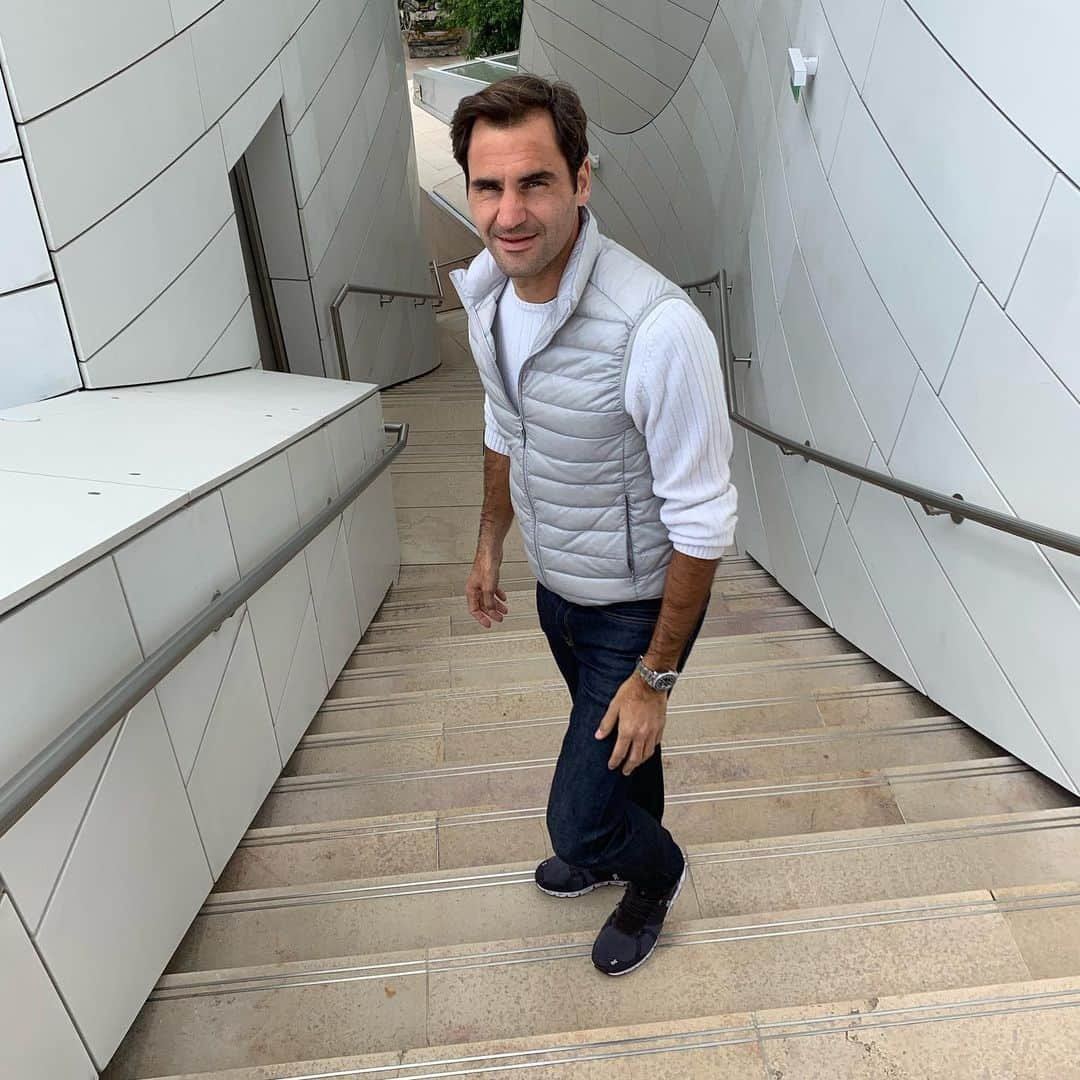 ロジャー・フェデラーさんのインスタグラム写真 - (ロジャー・フェデラーInstagram)「Enjoying Paris! 👨‍🎨🖼🗺 #dayoff」5月28日 17時04分 - rogerfederer