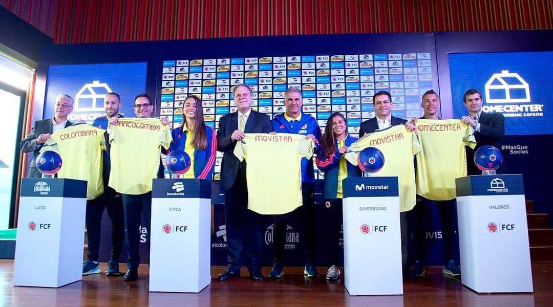 サッカー コロンビア代表チームのインスタグラム：「Socios oficiales de las Selecciones Colombia ratifican su apoyo.」