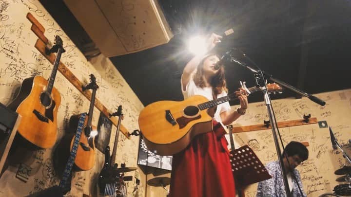 のインスタグラム：「初出演のサカスプはwith 村岡広司で出陣します。サーキットイベントって本番ギリギリまで誰が来てくれるのか死ぬほどドキドキするんです。ちょっと寿命縮みます。皆さん待ってるからねえええええええ！ ─────‬─────‬───‬ ✴︎6月1日(土)【名古屋】 東海地区最大のオムニバスライブサーキット 「SAKAE SP-RING 2019」 OPEN 11:30／START 12:30 前売り 1DAY￥3800／2DAYS￥5800 タオル付き2DAYS￥6800 【藤森愛 with 村岡広司出演】 13:30〜14:00@sunset BLUE  #サカスプ #レコ無しリリツア2019 #ロイヤリティーフリー #無料ダウンロード #アコギ弾き語り #テイラーギター #テイラーギターアーティスト #シンガーソングライター #インディペンデントアーティスト #royaltyfree #freedownload #taylorguitars #taylorguitarsartist #singersongwriter #independentartis」