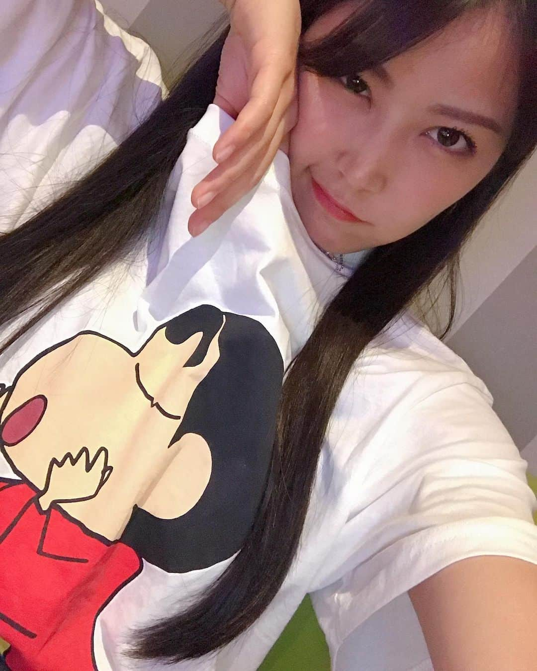 白間美瑠さんのインスタグラム写真 - (白間美瑠Instagram)「可愛いでしょ🥰 このしんちゃんの顔がたまらない😙 #クレヨンしんちゃん #しんちゃん #この服大好き #大好き #ドヤ顔」5月28日 9時16分 - shiro36run