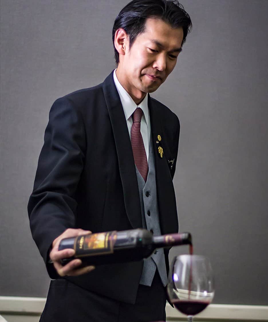 The Westin Osaka （ウェスティンホテル大阪）さんのインスタグラム写真 - (The Westin Osaka （ウェスティンホテル大阪）Instagram)「中国料理「故宮」にて、専属ソムリエによるワインセミナーを予約制で期間限定（2019/6/1～7/31）にて開催させていただきます。 「法人の接待マナー講座を開催したい」 、「料理と飲み物の関係を知りたい」 等  さまざまなご要望に添った内容でお料理をお愉しみいただきながら、しっかり学べるセミナーとなります。 是非、ご相談お待ちしております。 ※メニューはイメージです。 . —————————————————⠀ #ワインセミナー #ワイン #中国料理 #故宮 #大阪 #osaka #梅田 #umeda  #chineserestaurant #IMPERIALPALACE —————————————————⠀ ⠀ Tag @westinosaka to share your image with us. #WestinOsaka #ウェスティンホテル大阪」5月28日 10時01分 - westinosaka