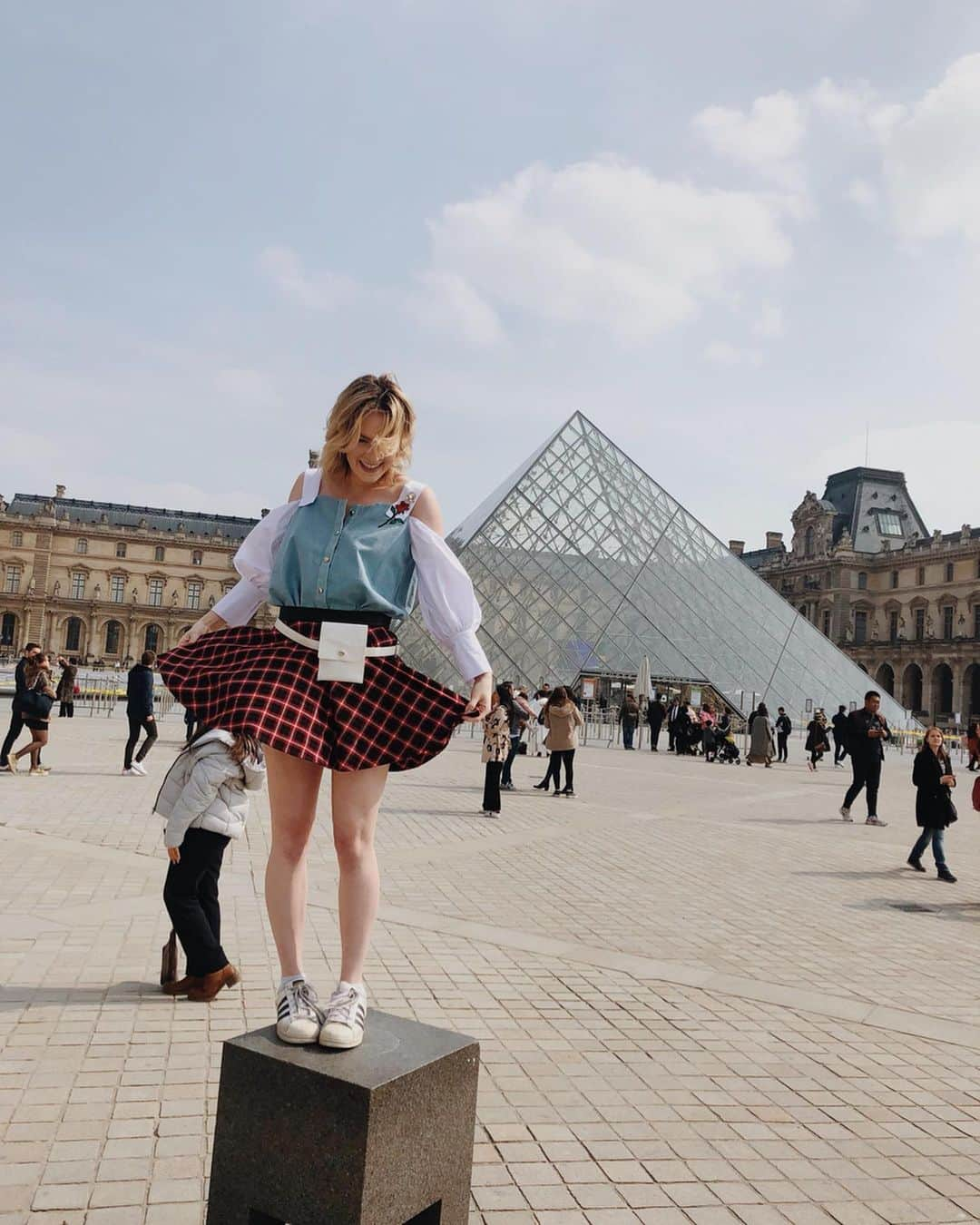 Addison Moffettさんのインスタグラム写真 - (Addison MoffettInstagram)「I louvre you Paris」5月28日 9時59分 - addykaylee