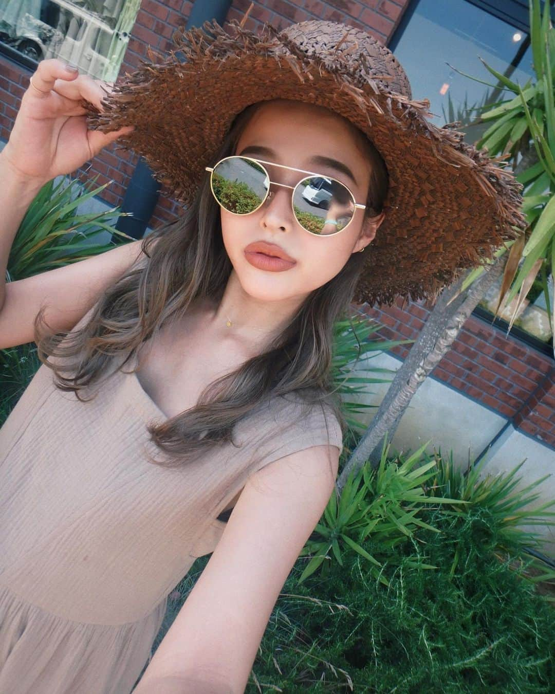 佐野真依子さんのインスタグラム写真 - (佐野真依子Instagram)「GREENROOMのCoordinate🌿 ■ Jane Hat ■ Looker bridge sunglasses @trunc88_official  サンダルは @tkees 🐚 かわいすぎる楽ちん ふわふわコットンワンピースは 夏に発売するものだよ🌿 マタニティにも着やすい シルエットです❤︎ すっごくかわいいので、 お楽しみに🙈 また発売日が決まったら 告知させていただきます❤︎」5月28日 10時22分 - sanomaisanomai