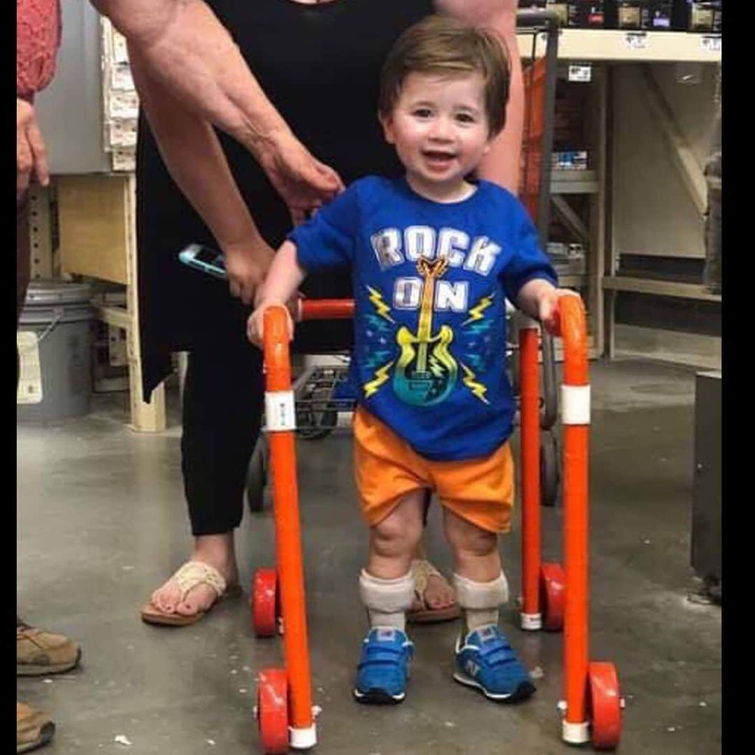 CNNさんのインスタグラム写真 - (CNNInstagram)「This 2-year-old boy has hypotonia, a syndrome that impacts his muscle tone and makes it hard to get around. When Logan's parents walked into Home Depot looking for supplies for a DIY walker, employees went above and beyond. They built him a walker out of PVC pipes and put his name on it. They refuse to accept a dime. "I couldn't believe they were willing to do that. It took everything I had not to cry because it hasn't been an easy road for my son. He has had a hard time doing things that would be easy for most children his age," Logan's mother, Christian Moore. (📸: Christian Moore)」5月28日 10時29分 - cnn