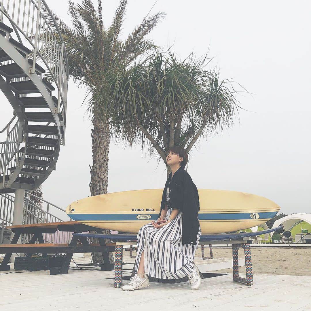 橋本香澄さんのインスタグラム写真 - (橋本香澄Instagram)「. この映えてる場所 実はBBQパークなの🐠🏖 . 手ぶらってやっぱり 楽ちん〜〜🏄🏼‍♂️🏄🏼‍♀️🌊 お肉食べたい🐮🍖 . #bbq #parkmagic #makuhari  #green #white #deck #site  #beach #photospot #code」5月28日 10時47分 - _jasmine_tete_