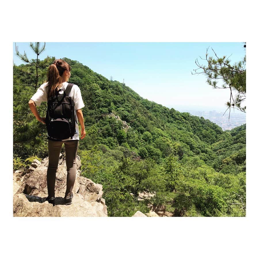 森千波さんのインスタグラム写真 - (森千波Instagram)「#hiking . . . . . . #mountain#climbing#trekking#niceview#nature#green#tree#sky#friend#ハイキング#山登り#ピクニック#山#自然#絶景#緑#六甲山#風吹岩#友達」5月28日 11時05分 - 1000wave