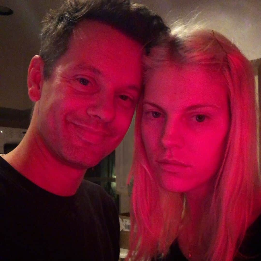 Anna Lylesのインスタグラム：「🌹」