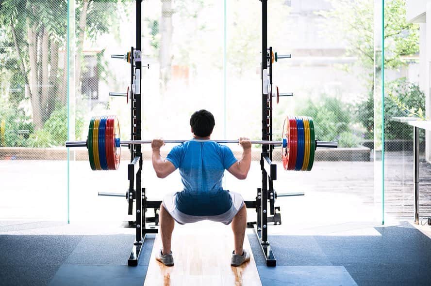 反町幸介のインスタグラム：「6月からオープンするトレーニングジム A SIDE STRENGTH & CONDITIONING( @asidepromotions )でも活動することになりました😊 . アスリートから一般の方まで幅広い層を満足させられる充実した設備になってます👍✨ 見学、体験はスタートしてますので、ぜひぜひお越し下さい‼️ #strengthandconditioning #strengthtraining #weighttraining #training #workout #gym #ウエイトトレーニング #トレーニング #パーソナルトレーニング #トレーニングジム #駒場東大前 #開放感 #素晴らしい #きっとトレーニングも頑張れるはず」