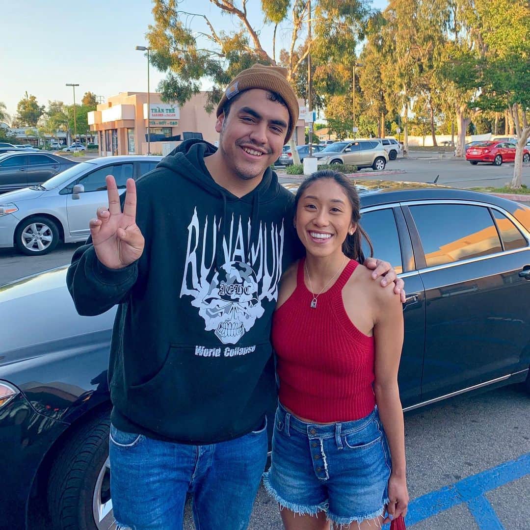 ジェシカ・カラランのインスタグラム：「🤩🤩 please excuse my hard core cheesin’ 😆I could not contain my excitement #speechless #outloud #alejandroaranda #americanidol #omg #fangirling」